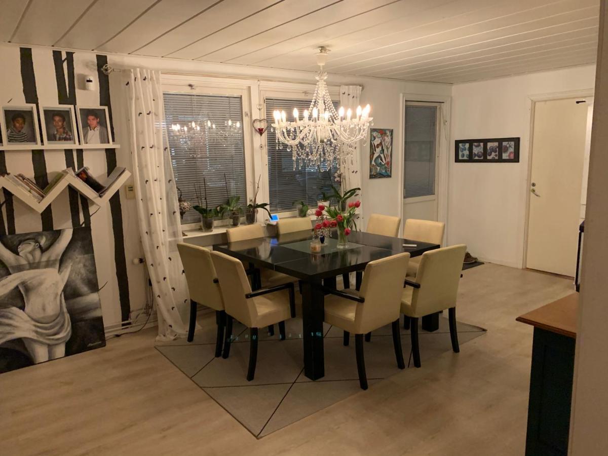 Own Room With Big Bed In A Big House! Lulea Bagian luar foto
