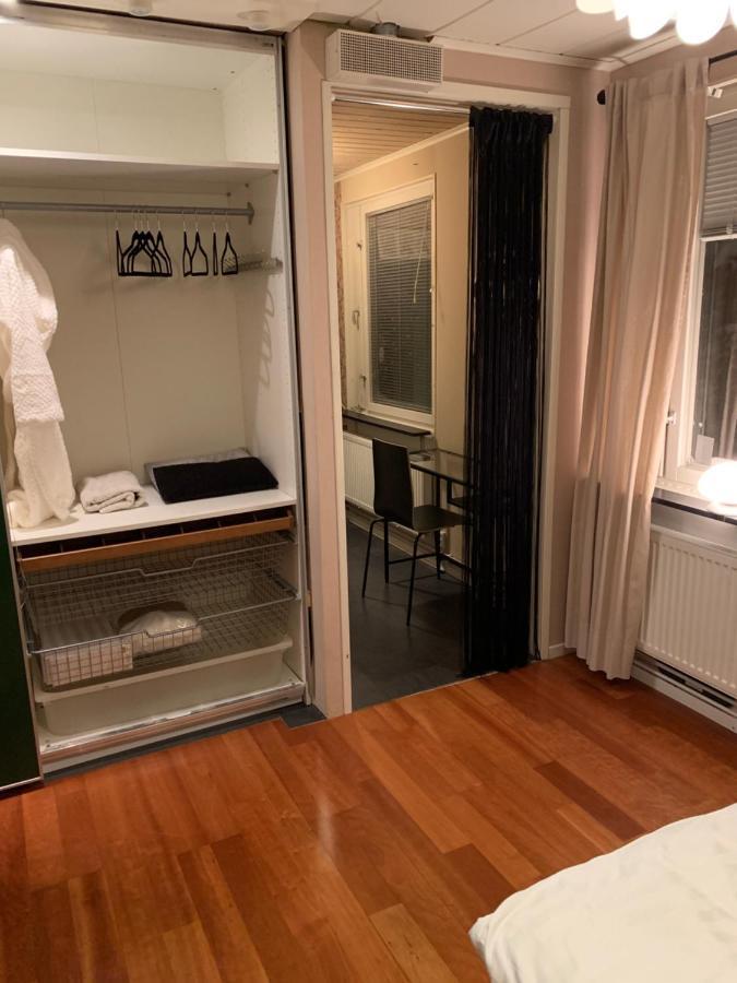Own Room With Big Bed In A Big House! Lulea Bagian luar foto