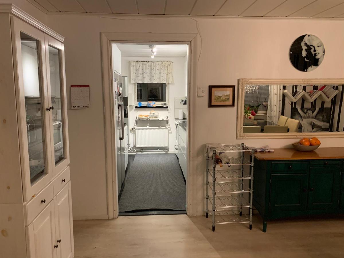 Own Room With Big Bed In A Big House! Lulea Bagian luar foto